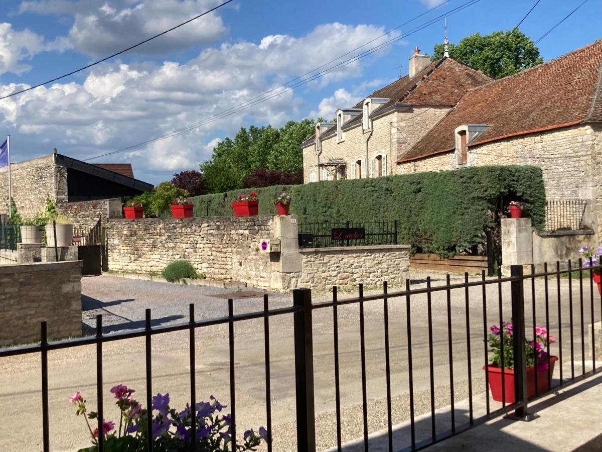 Hotel L'Aubergiste Corcelles-les-Arts Exterior foto